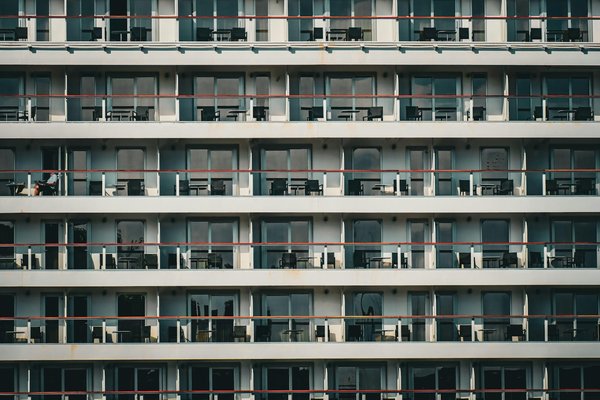 Comment explorer les temples antiques de Bagan en montgolfière, Myanmar?